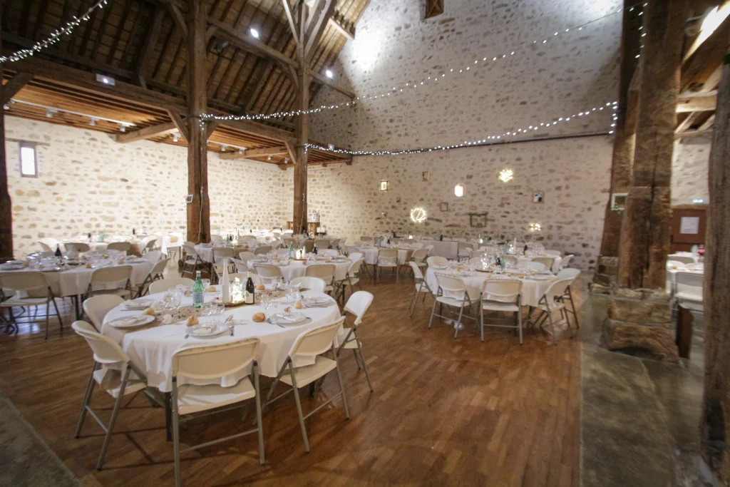 Marion et Nicolas mariage 2023 - Lune & Corail Events Wedding Planner Decoration Salle Rustique Authentique Chic